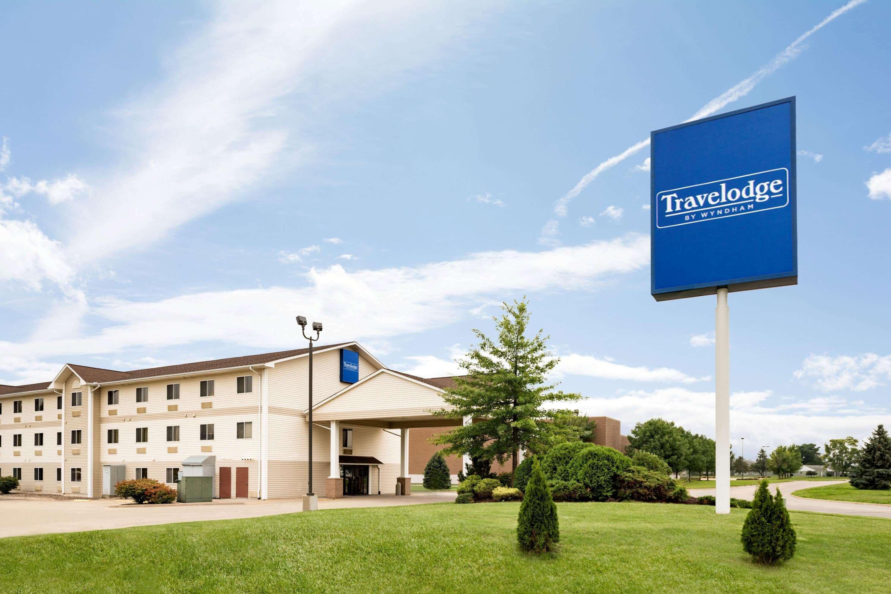 Travelodge By Wyndham Clinton Valley West Court Extérieur photo