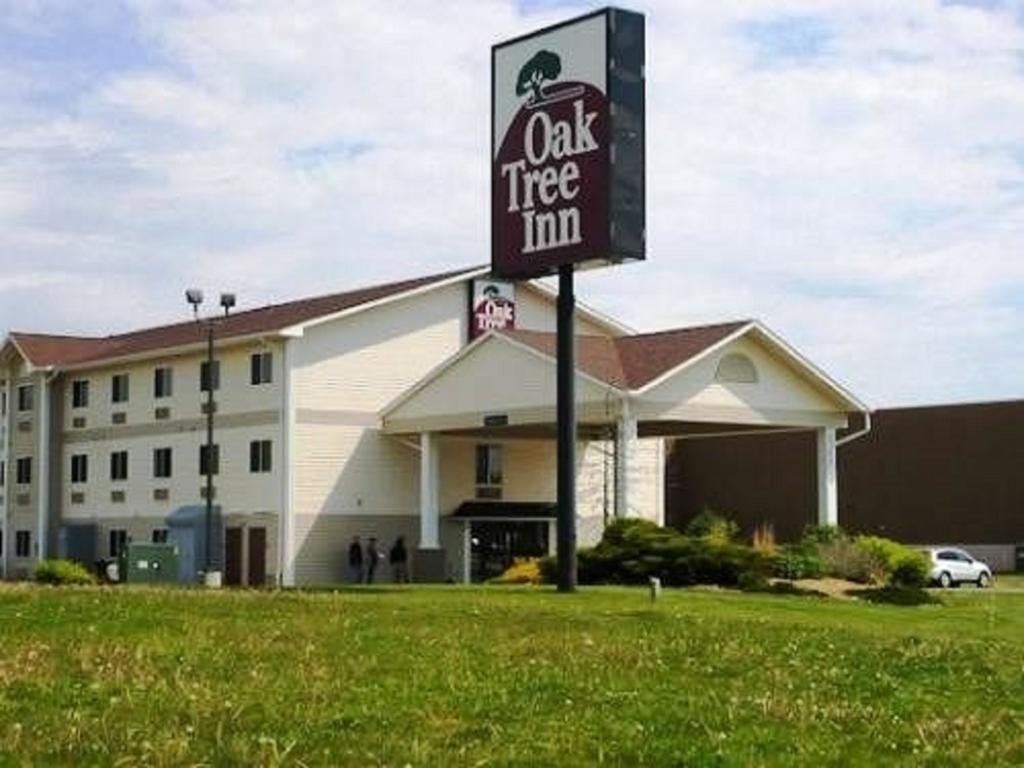 Travelodge By Wyndham Clinton Valley West Court Extérieur photo