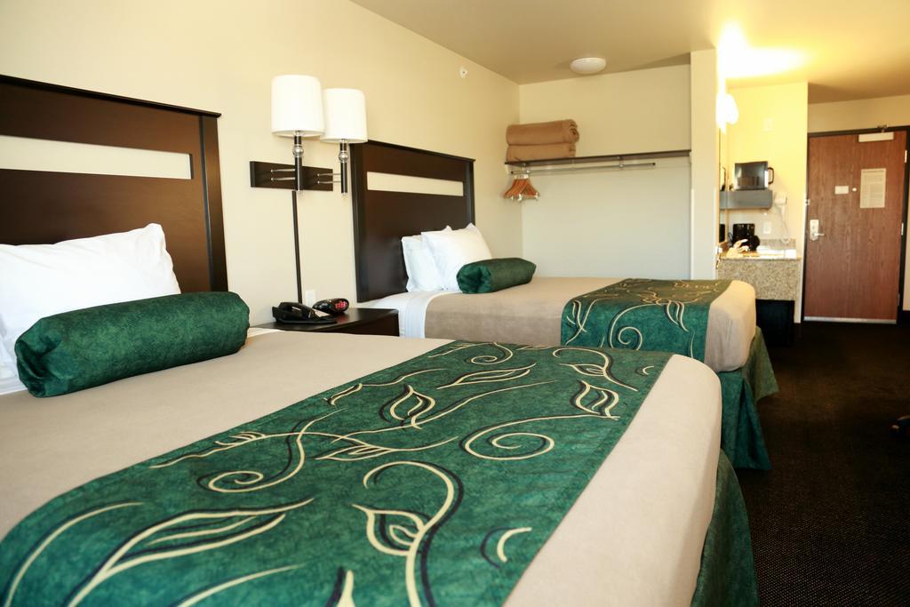 Travelodge By Wyndham Clinton Valley West Court Extérieur photo